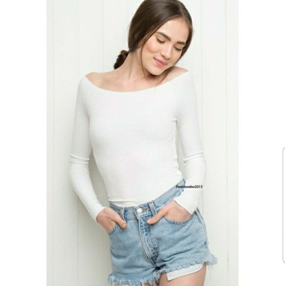 Brandy Melville Kaitlyn wide neck top